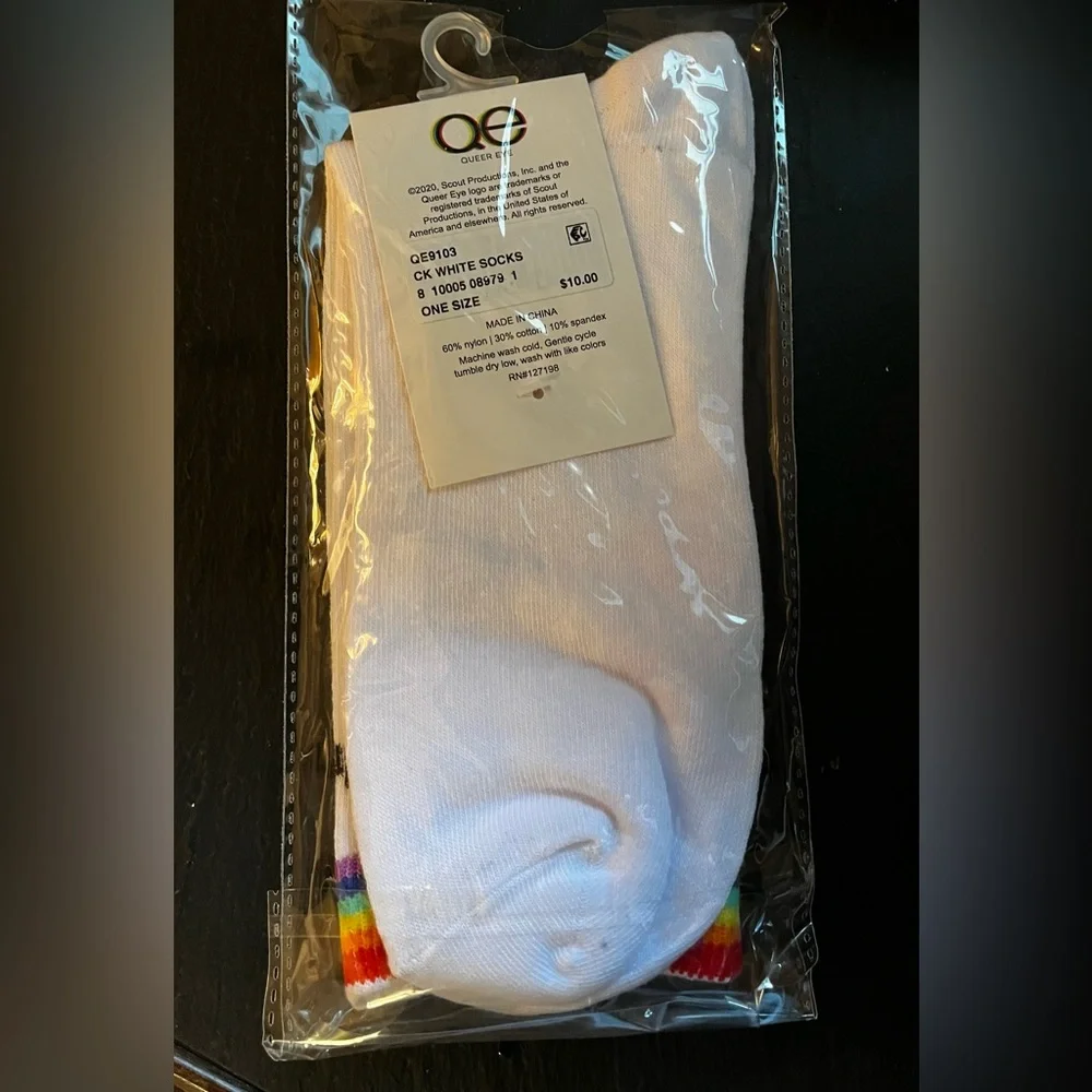 QE NWT Colorful Rainbow Stripe Women's Socks OS